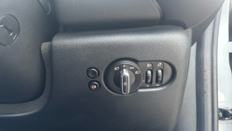 MINI Hatchback 135kW Cooper S Level 2 33kWh 3dr Auto Electric Hatchback